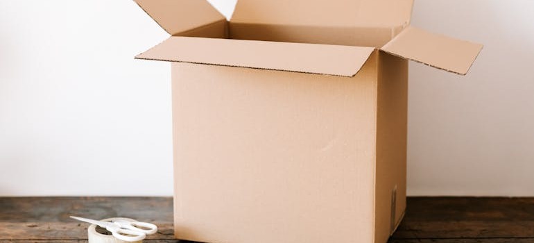 Some of the packing supplies Philadelphia PA citizens recommend on a table