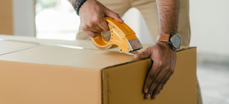 local movers philadelphia pa relies on using tape on a cardboard box