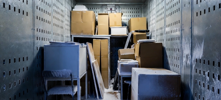 leaving your belongings in storage over Philly winter